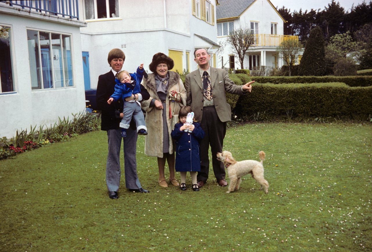 013 A kids folks Easter Sunday 1977-s